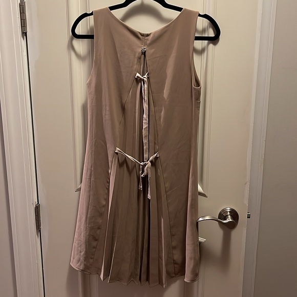 Dress - Picture 4 of 7